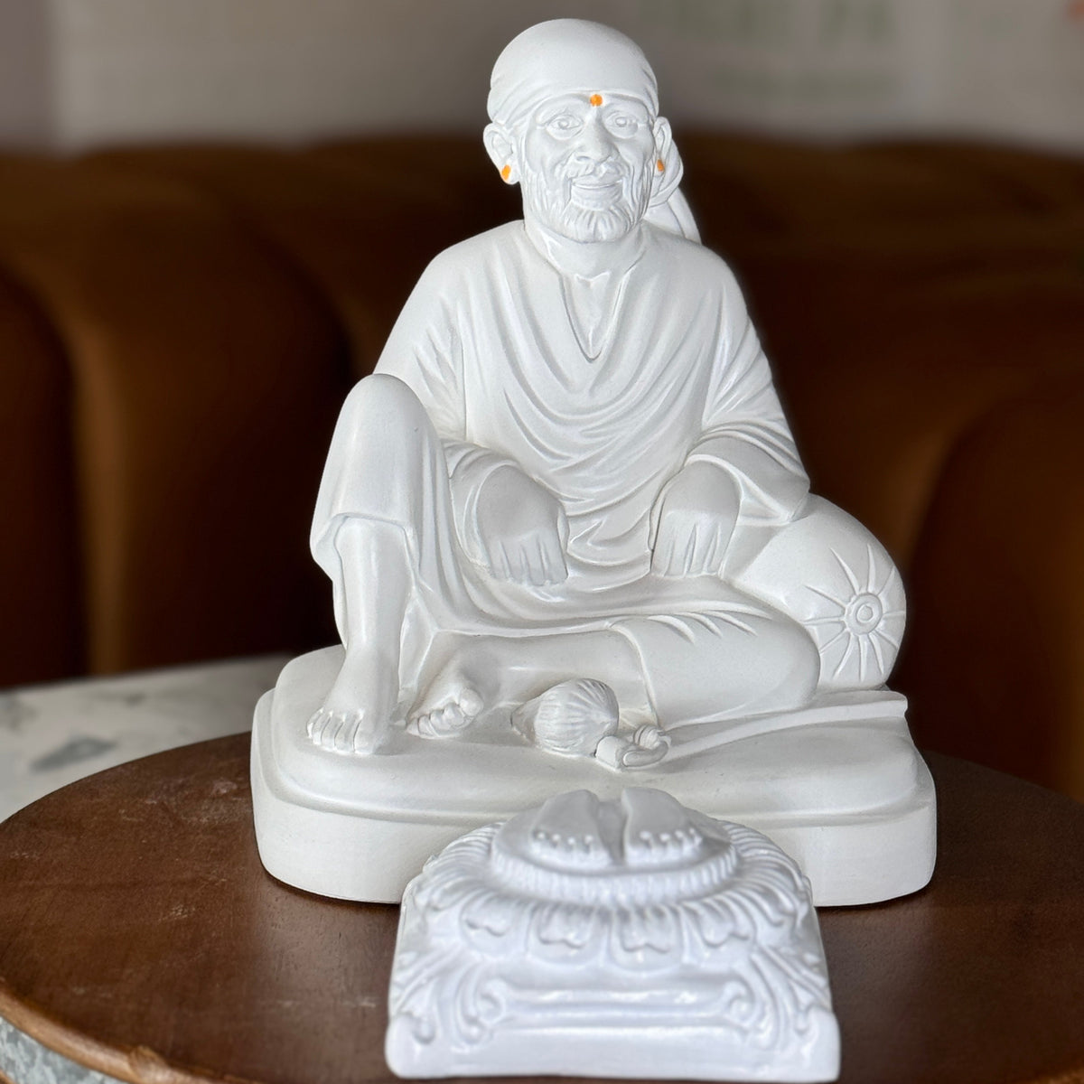 Sai Baba Dwarkamai With Charan