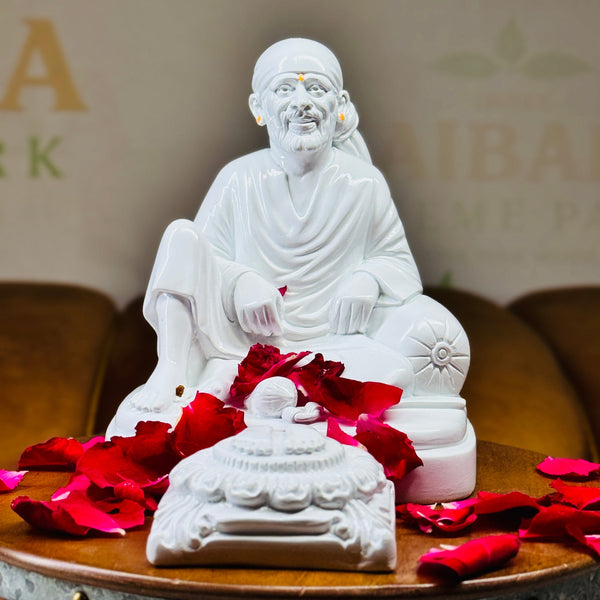 Sai Baba Dwarkamai With Charan